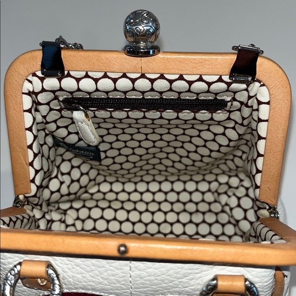 Like New Brighton Mini Heart Leather Kisslock Crossbody Purse (white and pink) - Picture 8 of 16